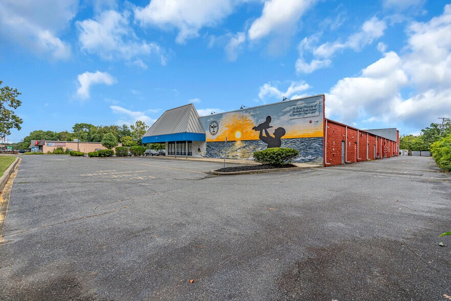 More Photos Of 781 Brick Blvd, Brick General Retail For Lease