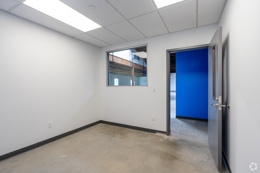 More Photos Of 5380 Alhambra Ave, Los Angeles Research And Development For Lease