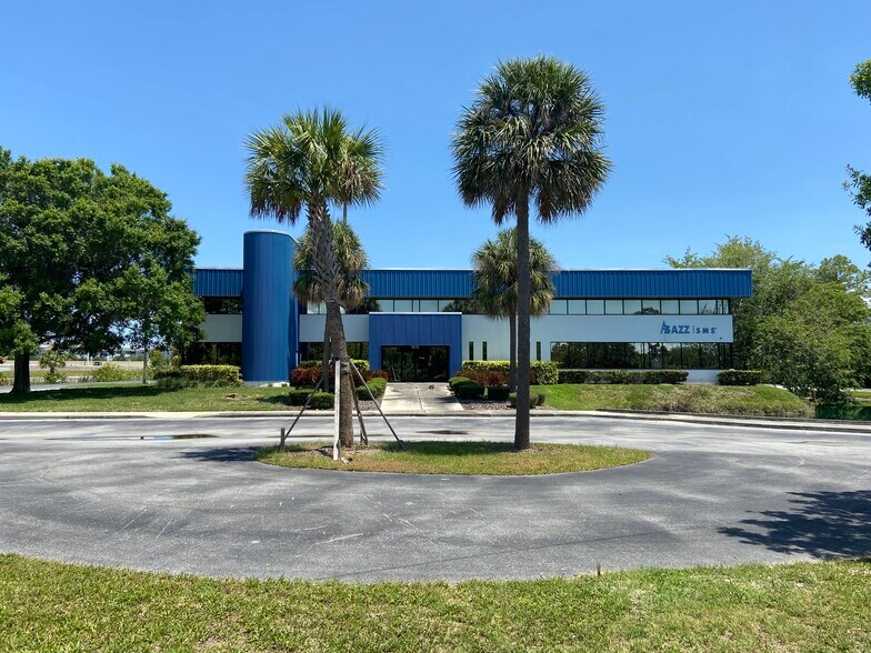 More Photos Of 1615 N 118th Ave, Saint Petersburg Flex For Lease