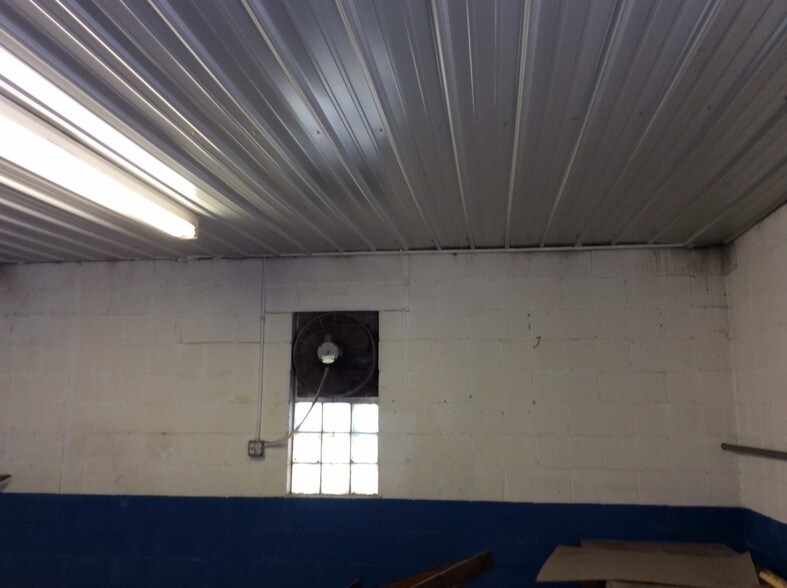 More Photos Of 2701 W 45th Ave, Gary Light Distribution For Lease