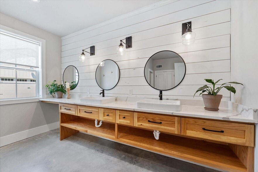 More Photos Of 12162 Wyatt Rd, Montgomery Lodge Meeting Hall For Sale