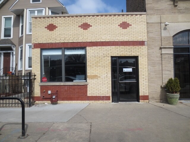 Primary Photo Of 1434 W Montrose Ave, Chicago Storefront For Lease