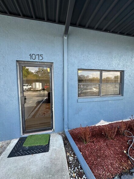 More Photos Of 1511 Seminola Blvd, Casselberry Warehouse For Lease