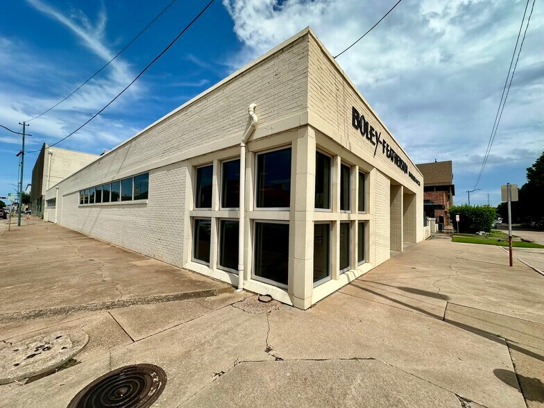 More Photos Of 705 Lamar St, Wichita Falls Office For Sale