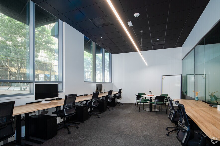 More Photos Of 702 Houston St, Fort Worth Coworking Space