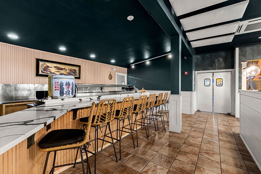 More Photos Of 175 Bridge Rd, Salisbury Hotel For Sale