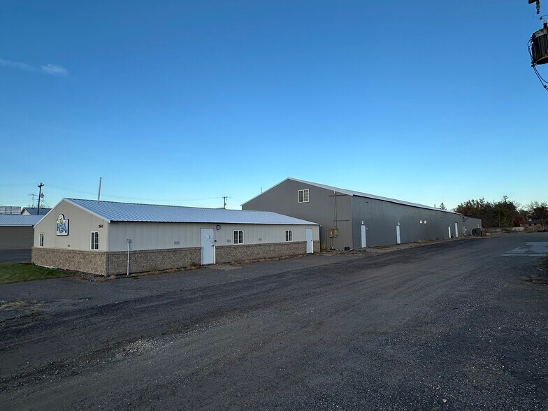 More Photos Of 26615 Fallbrook Ave, Wyoming Warehouse For Sale