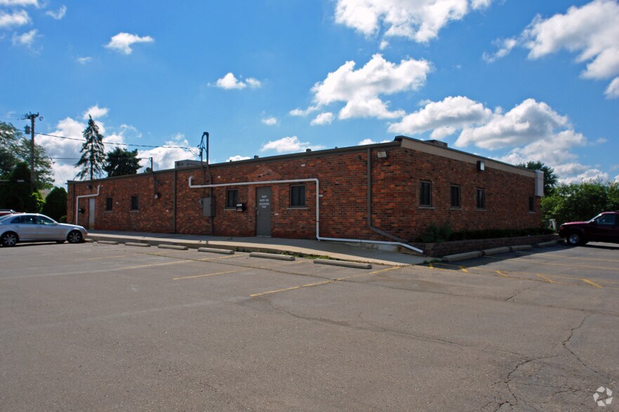 More Photos Of 13087 E 11 Mile Rd, Warren Medical For Sale