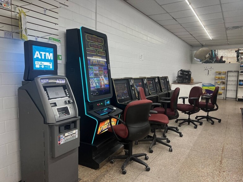 More Photos Of 7844 Avenue E, Houston Convenience Store For Sale