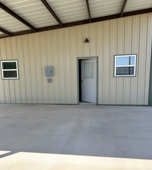 More Photos Of 7624 Azle - Veal Station Rd Rd, Azle Self Storage For Lease