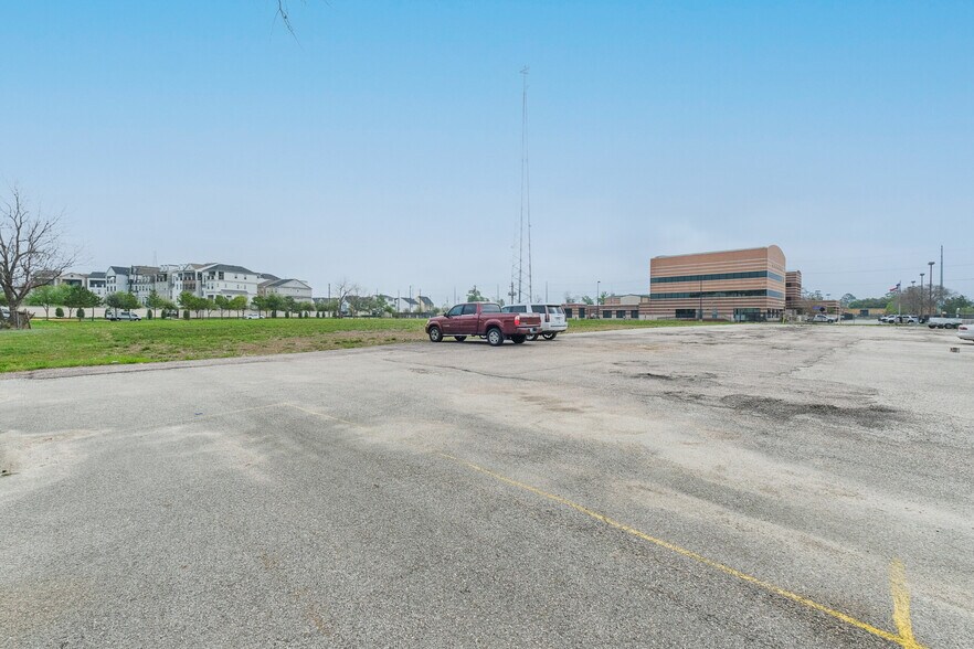 More Photos Of 6950 Old Katy Rd, Houston Land For Sale