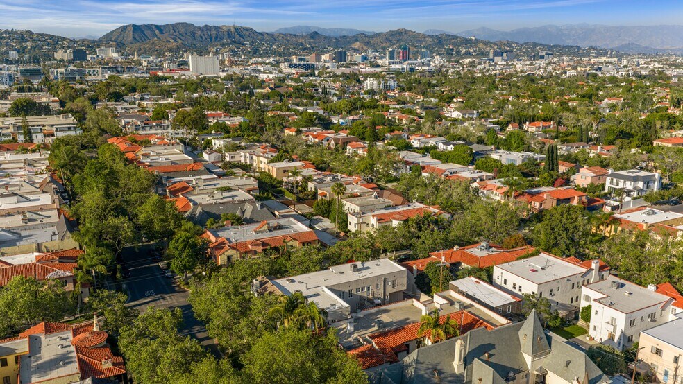 More Photos Of 366 N Sycamore Ave, Los Angeles Apartments For Sale