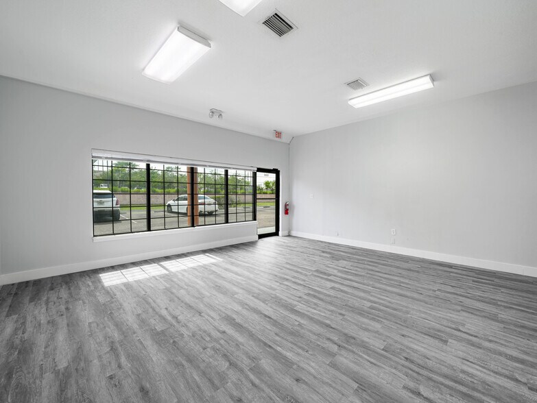 More Photos Of 12278 E Colonial Dr, Orlando Office For Lease