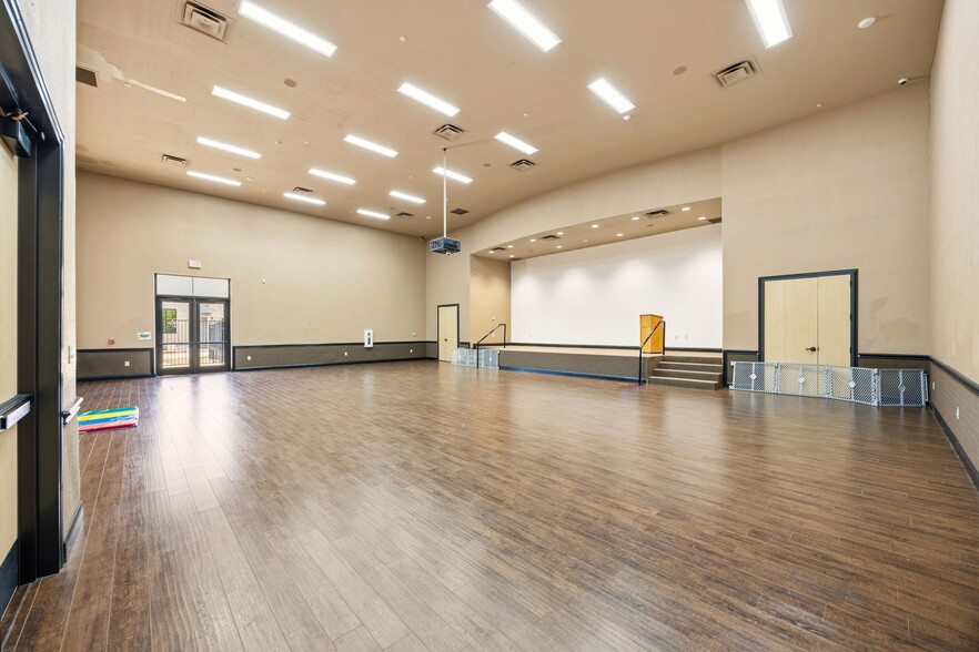 More Photos Of 1507 W Hebron Pky, Carrollton Schools For Sale