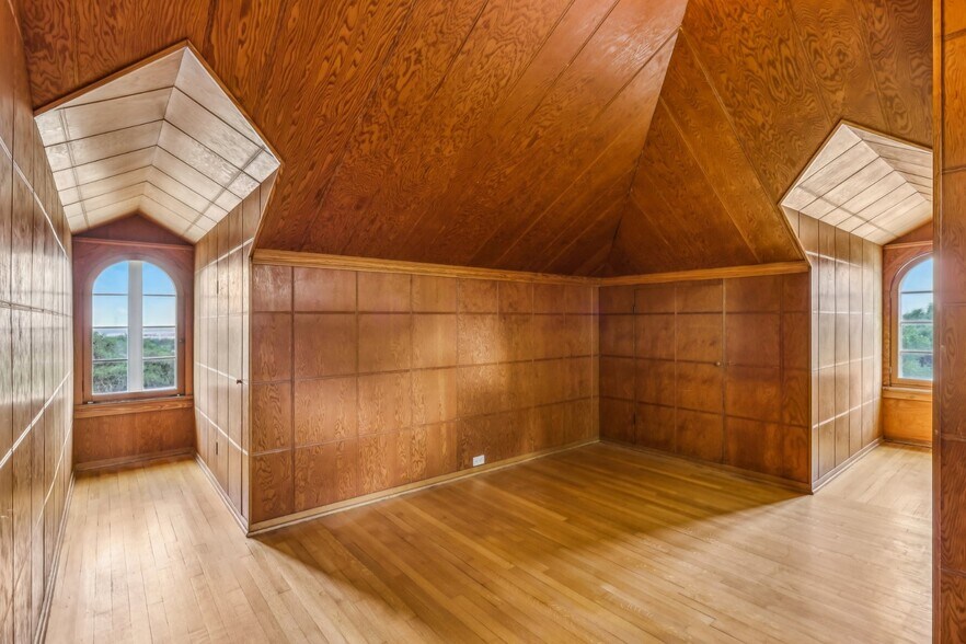 More Photos Of 7735 Mocking Bird Ln, San Antonio Lodge Meeting Hall For Sale