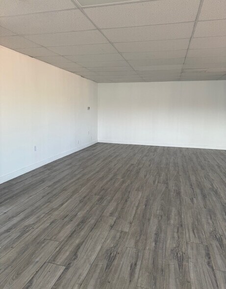 More Photos Of 20951 Brookhurst St, Huntington Beach Loft Creative Space For Lease