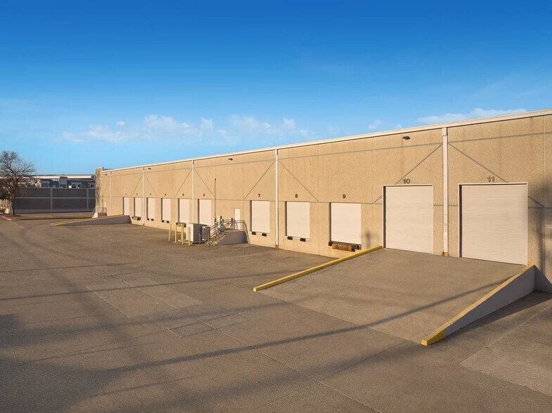 More Photos Of 2515 Brockton Dr, Austin Warehouse For Lease