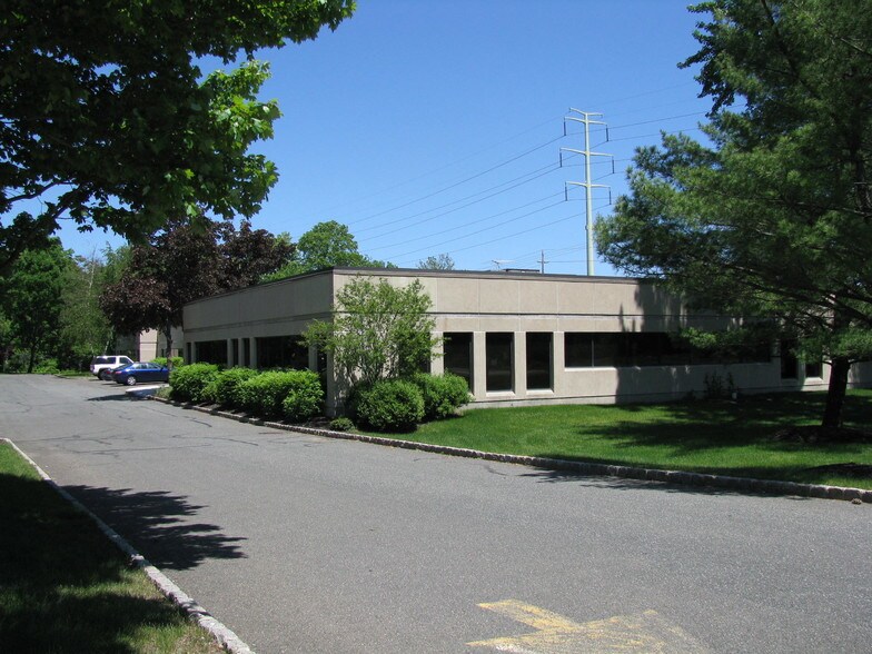 More Photos Of 7 E Frederick Pl, Cedar Knolls Office For Lease