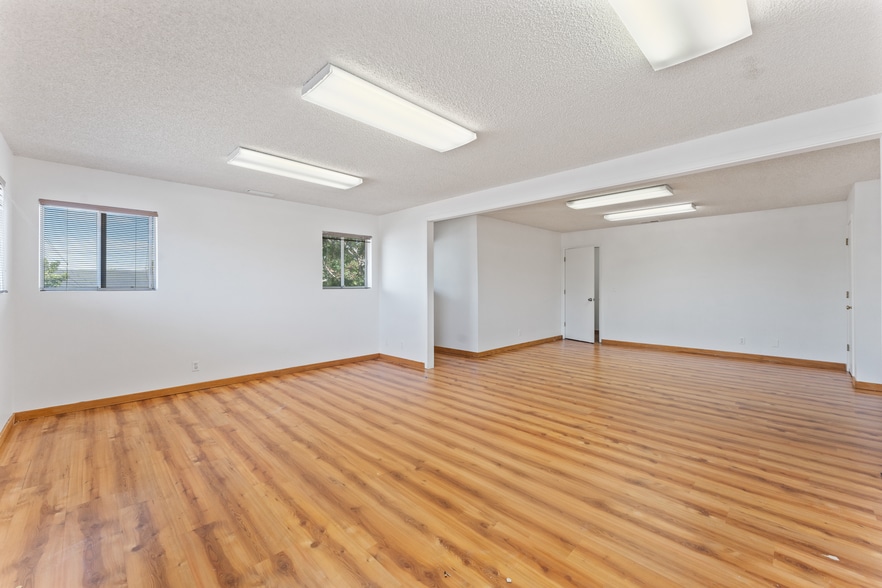 More Photos Of 235 W Pueblo St, Reno Research And Development For Sale