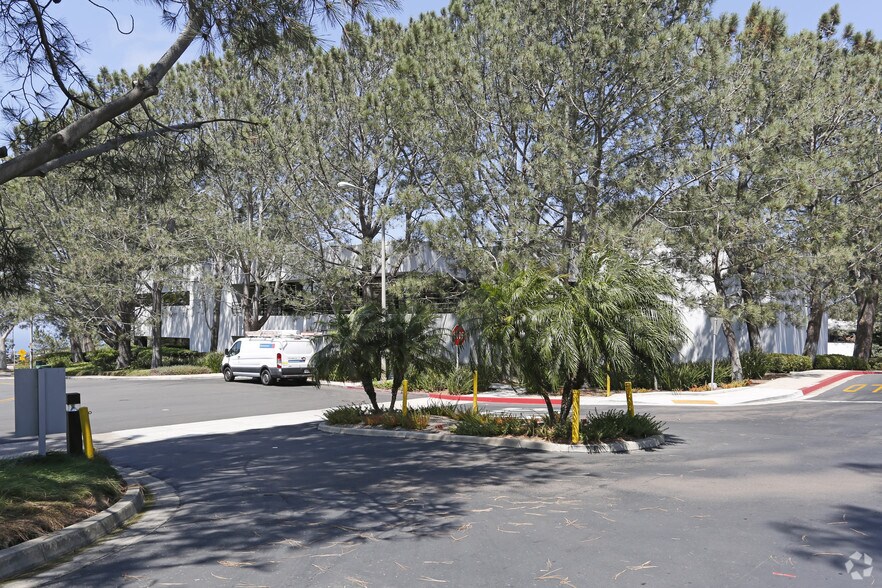 More Photos Of 11085 N Torrey Pines Rd, La Jolla Unknown For Lease