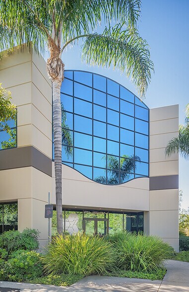 More Photos Of 40 Empire, Lake Forest Light Manufacturing For Lease