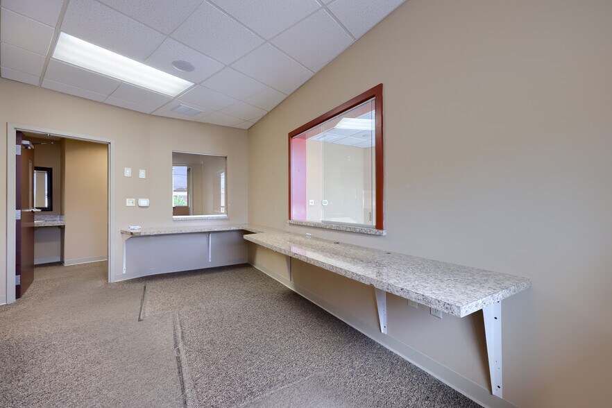 More Photos Of 1864 Oregon Pike, Lancaster Office For Sale