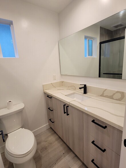 More Photos Of 11565 Iowa Ave, Los Angeles Apartments For Sale