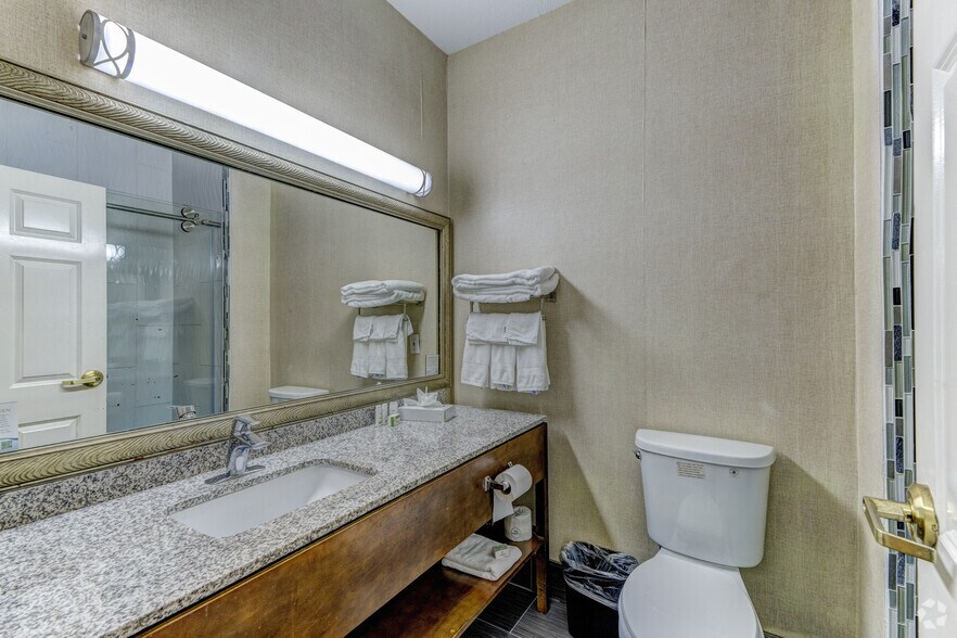 More Photos Of 9050 Mills Rd, Houston Hotel For Sale