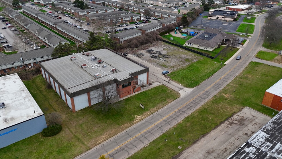 Primary Photo Of 511 Industrial Mile Rd, Columbus Warehouse For Sale