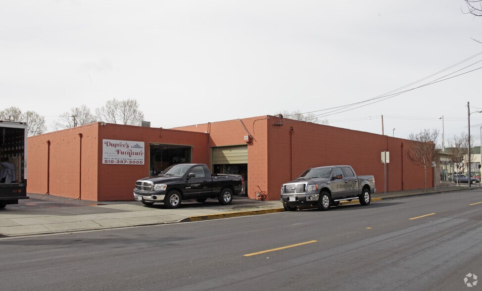 More Photos Of 1900 E 14th St, San Leandro Freestanding For Lease
