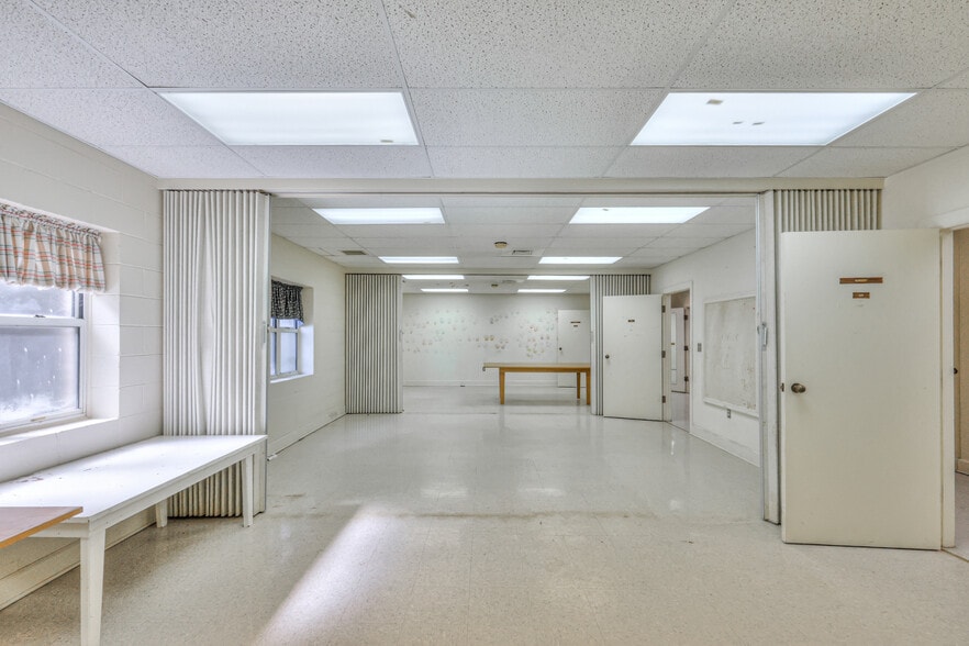 More Photos Of 228 S Military Ave, Lawrenceburg Religious Facility For Sale