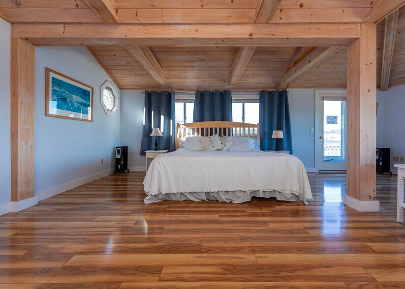 More Photos Of 109 Shore Rd, Southwest Harbor Flex For Sale