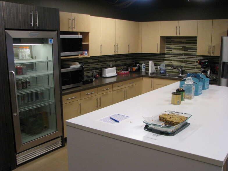 More Photos Of 124 N Broadway, De Pere Loft Creative Space For Lease