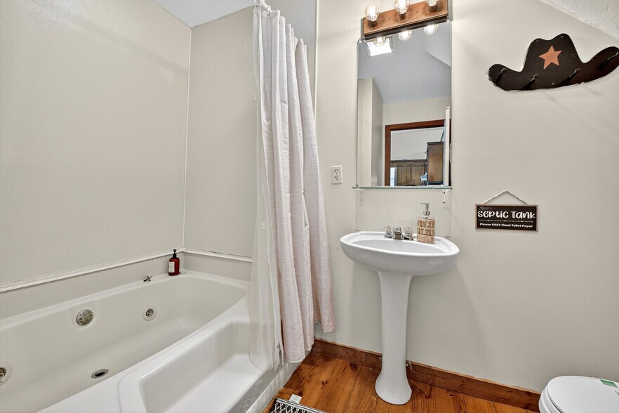 More Photos Of 77 Alpine Way, Blairsville Hotel For Sale