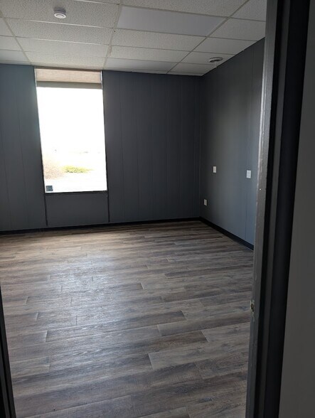 More Photos Of 118 S Parkmont, Butte Light Manufacturing For Lease