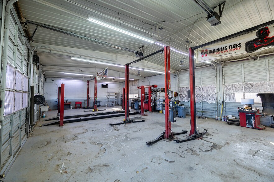 More Photos Of 11209 W Kellogg, Wichita Auto Dealership For Sale