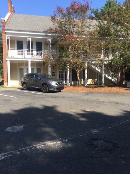 More Photos Of 5107 Monroe Rd, Charlotte Office For Lease