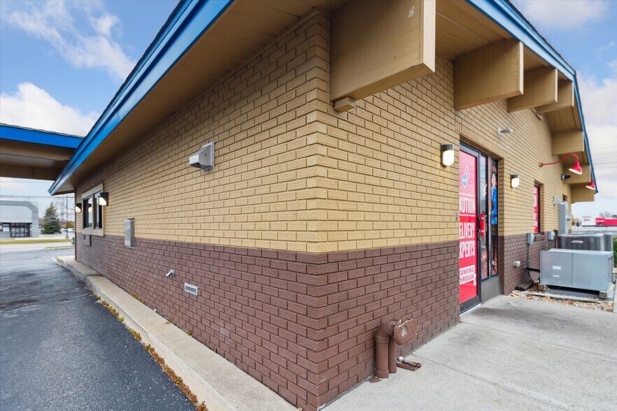 More Photos Of 1380 Wright Ave, Alma Freestanding For Sale