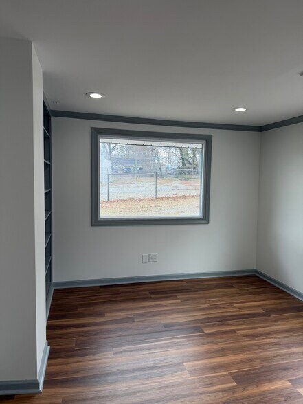 More Photos Of 2719 Huff Dr, Lawrenceville Office For Lease