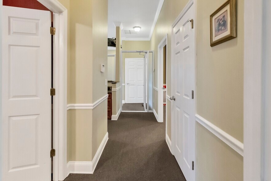 More Photos Of 121 SE Hernando Ave, Lake City Office For Sale