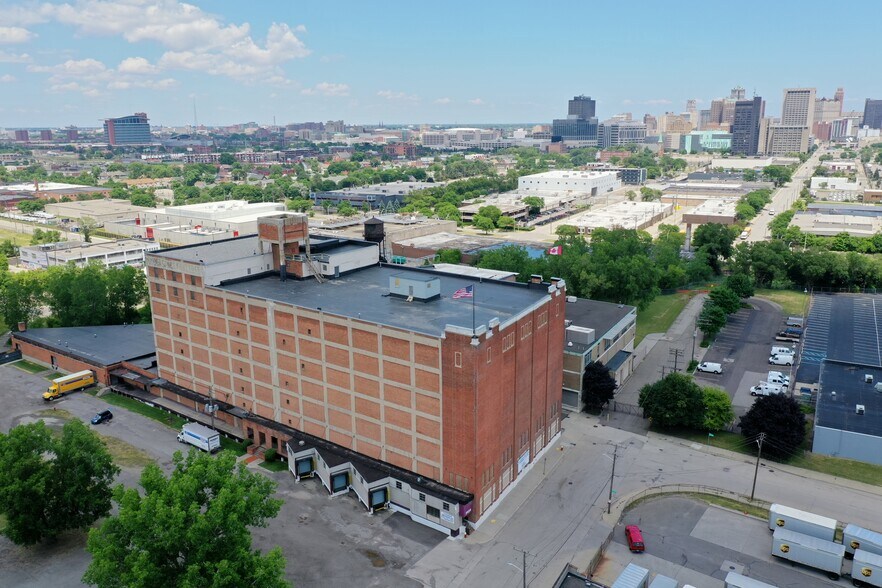More Photos Of 2030 Howard St, Detroit Warehouse For Sale