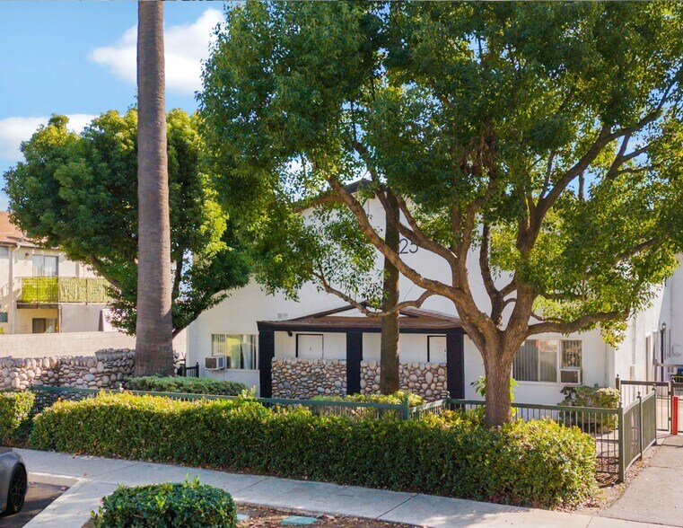 More Photos Of 1425 W Stoneridge Ct, Ontario Apartments For Sale