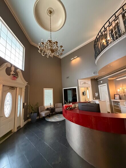 More Photos Of 4645 Tinker Diagonal, Oklahoma City Loft Creative Space For Sale