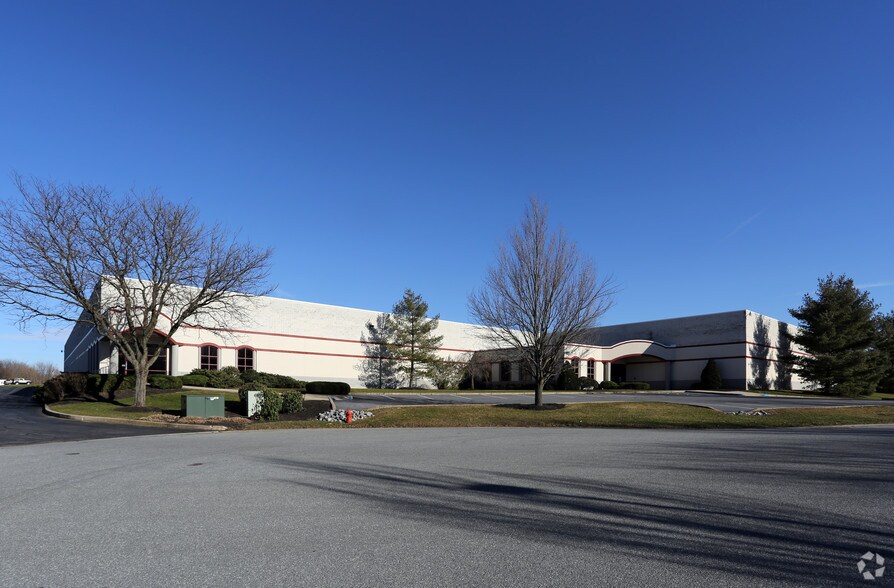 More Photos Of 1828 Freedom Rd, Lancaster Warehouse For Lease