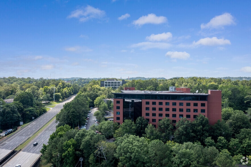 More Photos Of 800 Shades Creek Pkwy, Birmingham Office For Lease