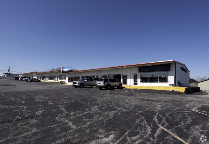 More Photos Of 23 E 34th St, Sand Springs General Retail For Sale