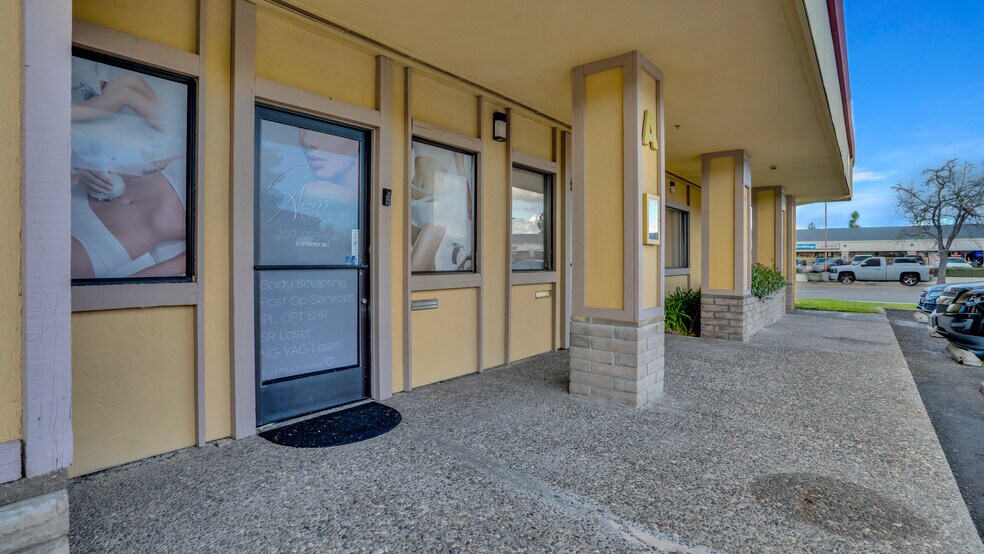 More Photos Of 5665 N Pershing Ave, Stockton Medical For Sale