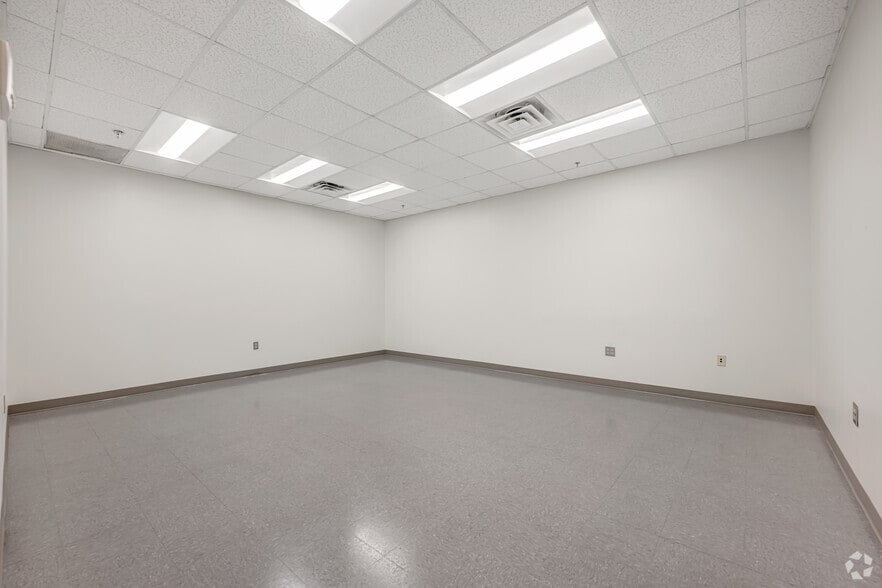 More Photos Of 4300 S Fulton Pky, Atlanta Warehouse For Lease