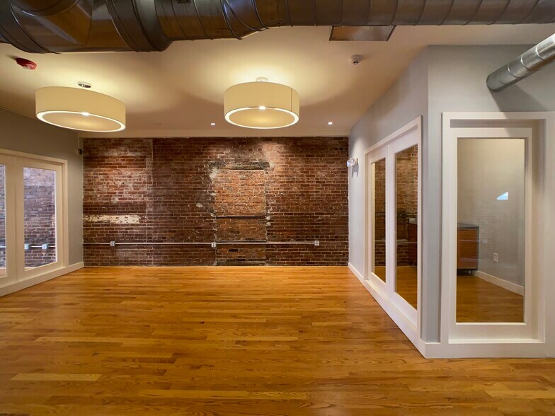 More Photos Of 93-97 Clemence St, Providence Office Residential For Lease