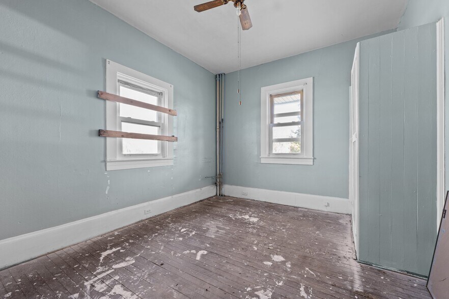 More Photos Of 421 Vine St, Eden Hotel For Sale